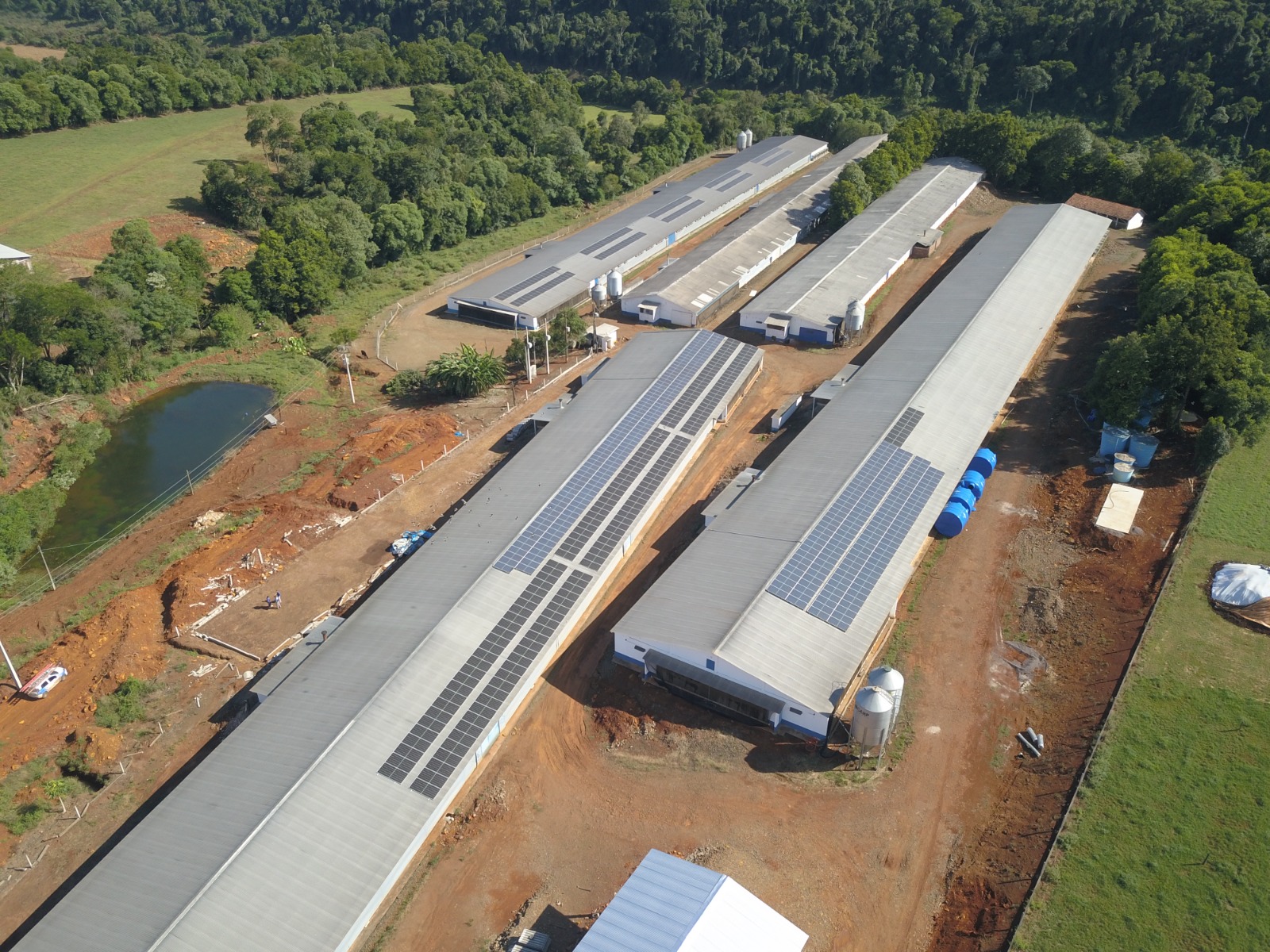 Hito histórico: 600 kW instalados — uno de los techos solares más grandes de Brasil.